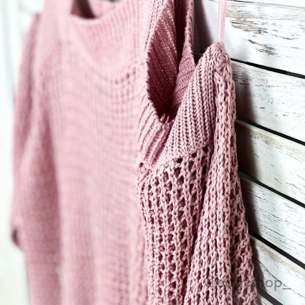 Romeo + Juliet Couture | Cold Shoulder Sweater - Picture 2 of 8